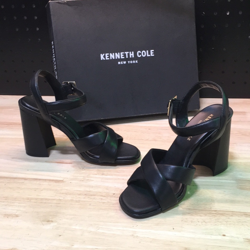 New WB Woman’s Kenneth Cole Black Leather‎ Block Heel Sandals